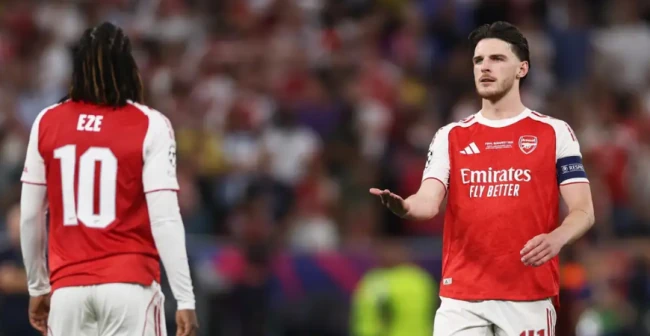 Declan Rice bảo vệ Eze và Gabriel sau thất bại ở luân lưu của Arsenal