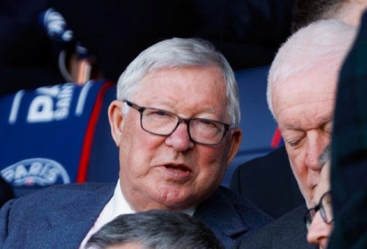 Lộ tin nhắn Sir Alex chê Arsenal đá chán trước PSG