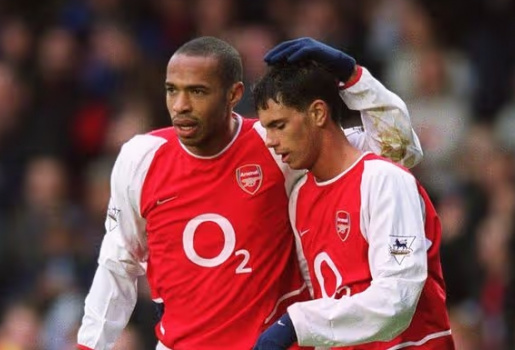 Aliadiere thừa nhận hối hận vì quyết định rời Arsenal