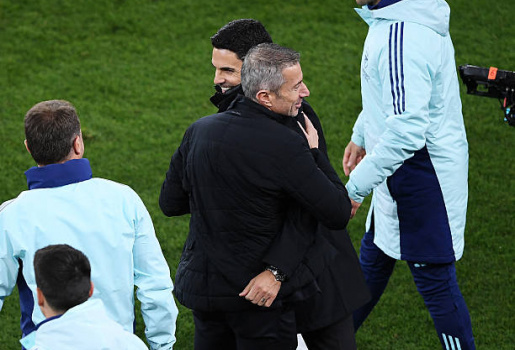 Arsenal toan tính gì cho bài toán hành lang trái mùa tới?