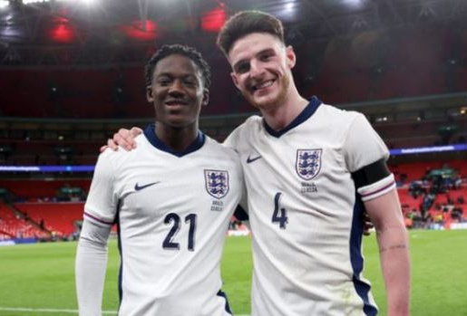 Vì sao Declan Rice hoài nghi về Kobbie Mainoo?