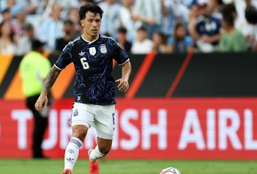Cách Lisandro Martinez điều tiết lối chơi cho Argentina