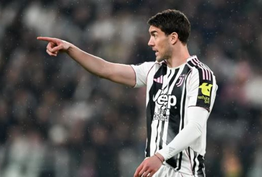 Chelsea dẫn đầu cuộc đua chiêu mộ miễn phí Vlahovic
