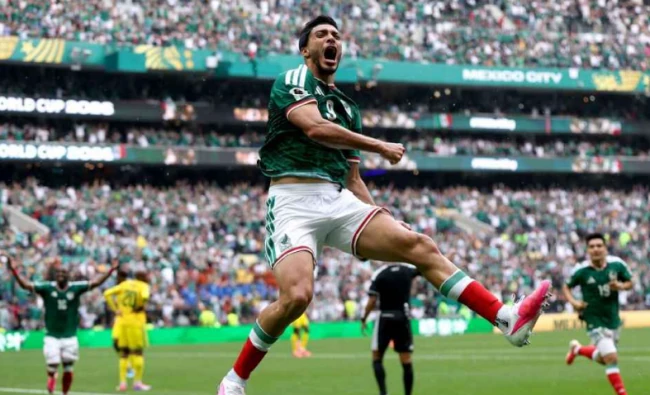 Raul Jimenez bật khóc khi ghi bàn đầu tiên tại World Cup