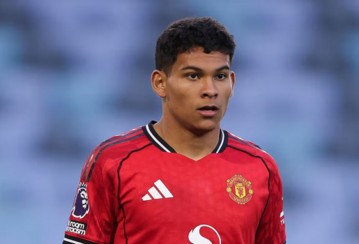 Vắng 12 trụ cột, Man Utd thử lửa ngọc thô Diego Leon