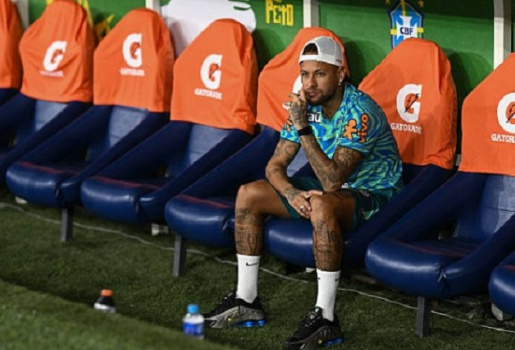 HLV Ancelotti báo tin kém vui về Neymar