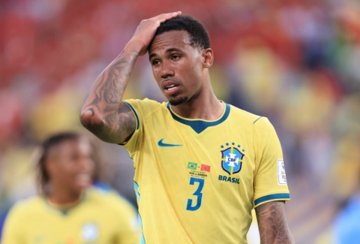 Alan Shearer chỉ ra sai lầm của Gabriel trong ngày Brazil ra quân