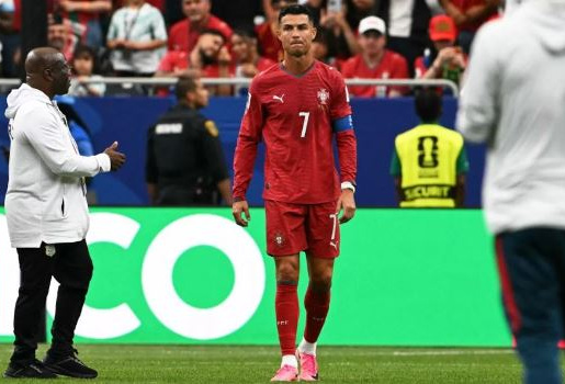 Cristiano Ronaldo là rào cản cho sự sáng tạo của Bồ Đào Nha?