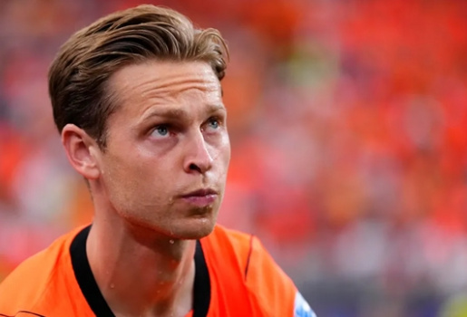 De Jong đáp trả dư luận sau trận Hà Lan thắng Thụy Điển