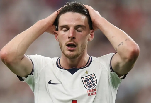 Nén đau đá World Cup, Rice bức xúc gọi lịch thi đấu điên rồ