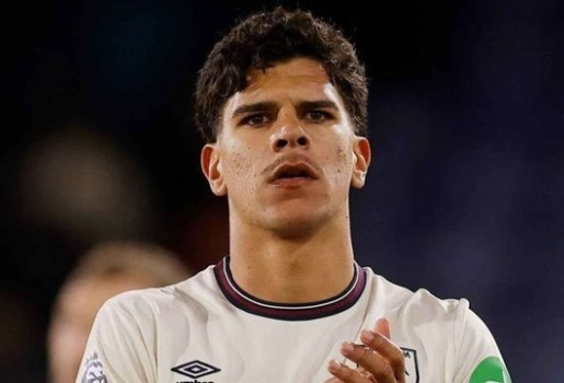 Man Utd chưa chịu thua Tottenham vụ Mateus Fernandes