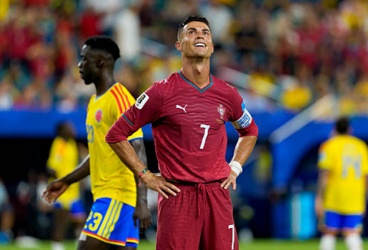 Lý do Bồ Đào Nha không cho Ronaldo nghỉ ngơi như Messi