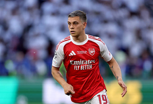 Arsenal cân nhắc tương lai của Leandro Trossard