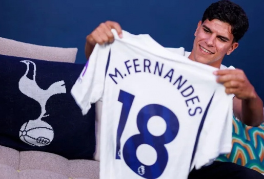 Tottenham công bố bản hợp đồng kỷ lục Fernandes