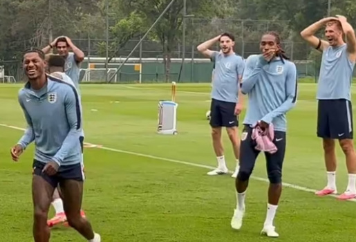 Cầu thủ Anh thán phục vì pha xỏ háng của Rashford