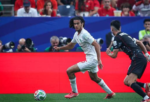 Guimaraes hay Bouaddi sẽ nâng tầm tuyến giữa Arsenal?