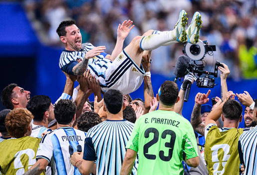 Sức hút từ Messi không thể khỏa lấp cuộc khủng hoảng của FIFA
