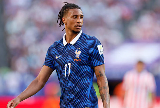 FIFA bác đơn kháng cáo thẻ vàng của Michael Olise