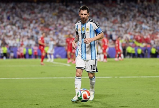 Vì sao Messi đi bộ 47% thời gian nhưng vẫn là huyền thoại?