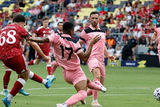 Liverpool quật ngã Sunderland trong trận cầu 6 bàn thắng