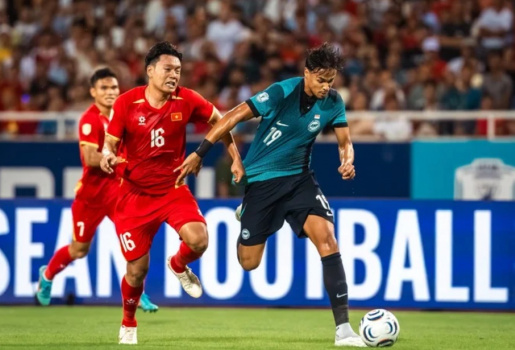 Lỗ hổng ở cả ba tuyến của tuyển Việt Nam