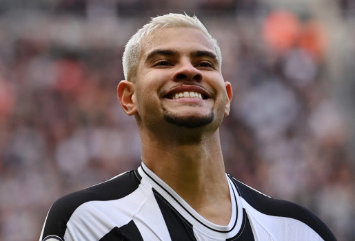 Sắp mất Guimaraes cho Arsenal, Newcastle vội tìm người thay