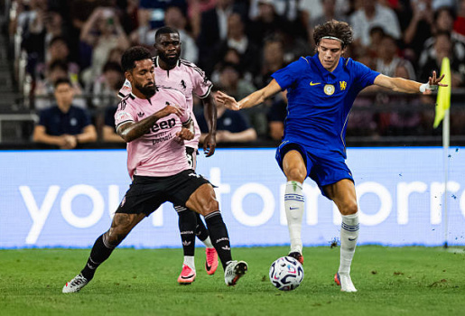 CĐV Chelsea thất vọng với tân binh Palestra
