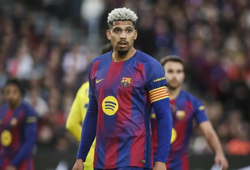 Ronald Araujo rời Barca, gia nhập Liverpool là nước đi hoàn hảo cho cả 3
