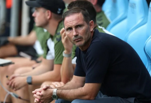 Frank Lampard nhắm Angel Gomes cho Coventry City