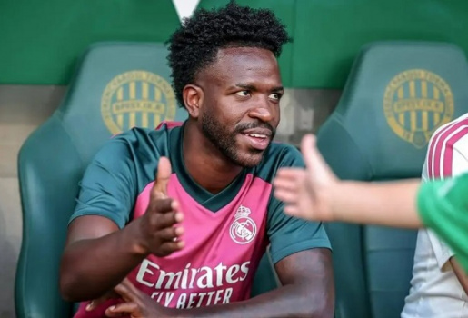 Tiền thưởng gia hạn của Vinicius ép các CLB đổi luật chơi