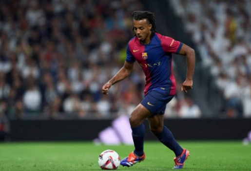 Barca tiếp đại diện Kounde sau động thái từ Arsenal