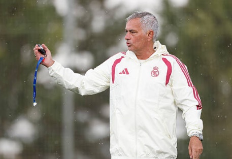 Mourinho dùng 225 triệu để xây pháo đài thép tại Real