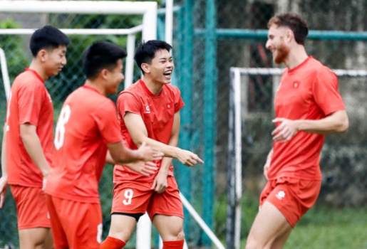 Tuyển Việt Nam cần giữ 'cái đầu lạnh' trước Malaysia