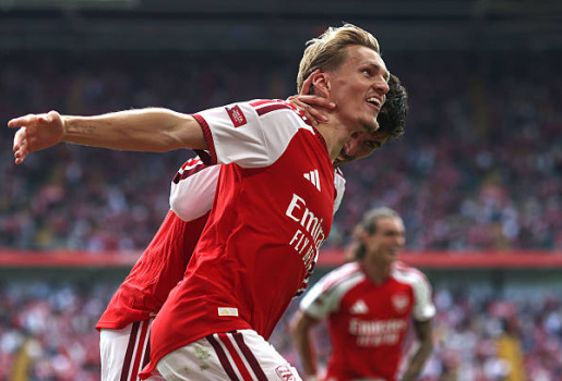 Odegaard sung sức có giống bản hợp đồng mới của Arsenal?