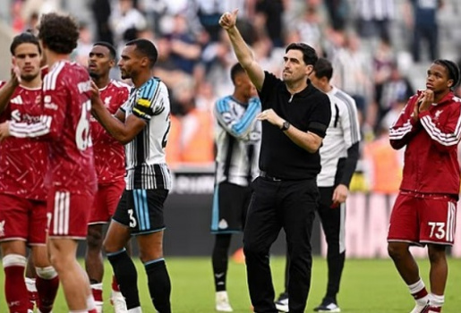 Liverpool giật lại một điểm và bài toán cho Iraola