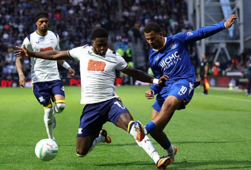 Ndiaye ra quyết định trước sự quan tâm của Man City