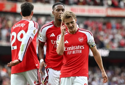 Arsenal hóa giải hoàn toàn cỗ máy tấn công Chelsea