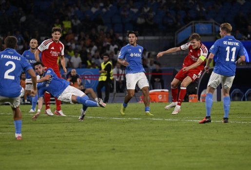 Man City âm thầm săn mồi dưới cái bóng của Arsenal