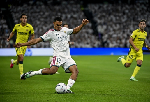 Bị Mourinho hắt hủi, Trent được khuyên về Liverpool