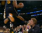 Video: Ai bảo ngồi hàng ghế đầu là sướng