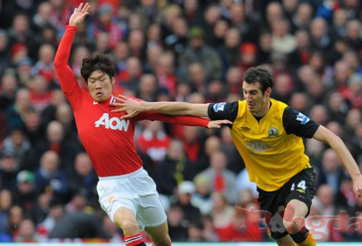 Man United: Tự bắn vào chân!