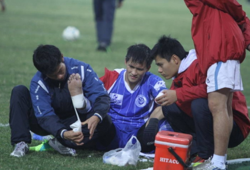 Công Vinh: Đau chân chưa chắc bằng đau đầu