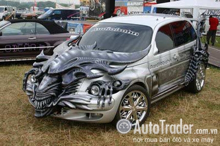 Năm Thìn, mãn nhãn các kiểu ôtô 'độ' hình rồng