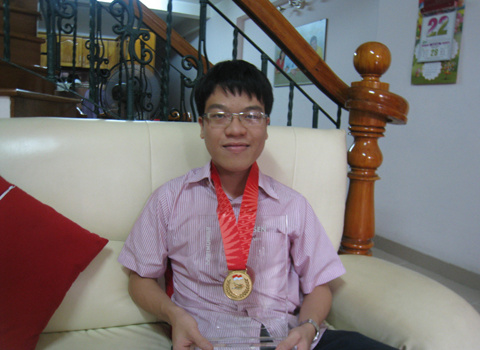 Vua cờ thành công nhờ 1% thông minh, 99% khổ luyện