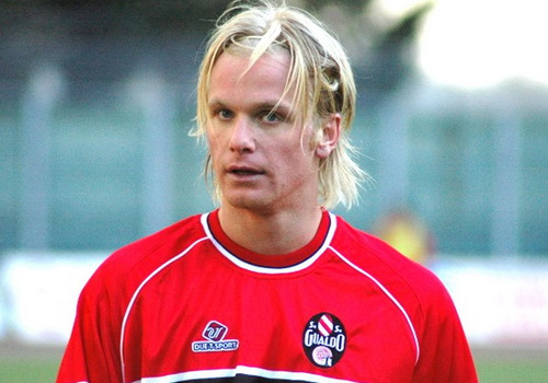 Calcio trong cơn bão tiêu cực: Câu chuyện buồn của người hùng Simone Farina