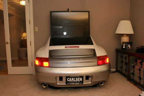 'Xế hộp' Porsche kiêm hệ thống giải trí