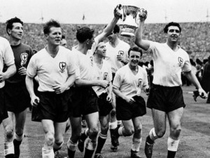 CVĐ chứng kiến Tottenham vô địch Anh qua đời