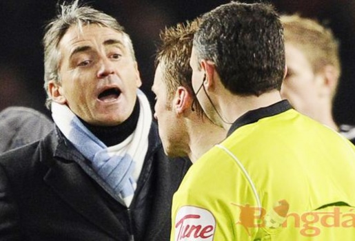 HLV Roberto Mancini xin lỗi trọng tài