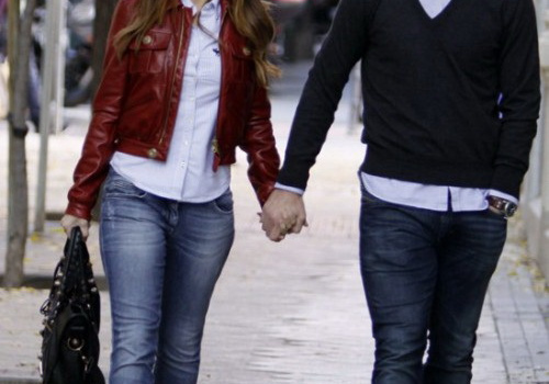 Vợ chồng Xabi Alonso đẹp đôi nhất làng thể thao