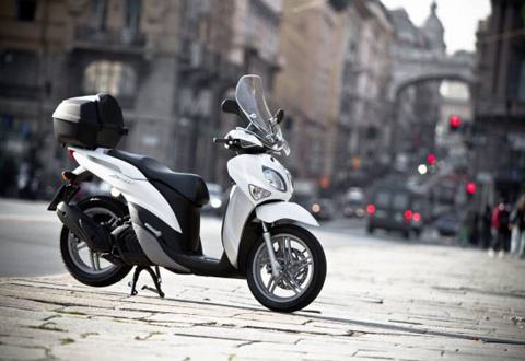 Khắc tinh của Honda SHi chính thức xuất hiện